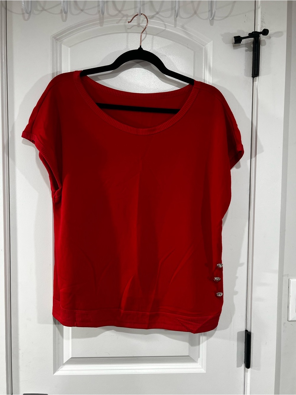 SHEIN Red Short-Sleeve Pullover Top with Side Buttons